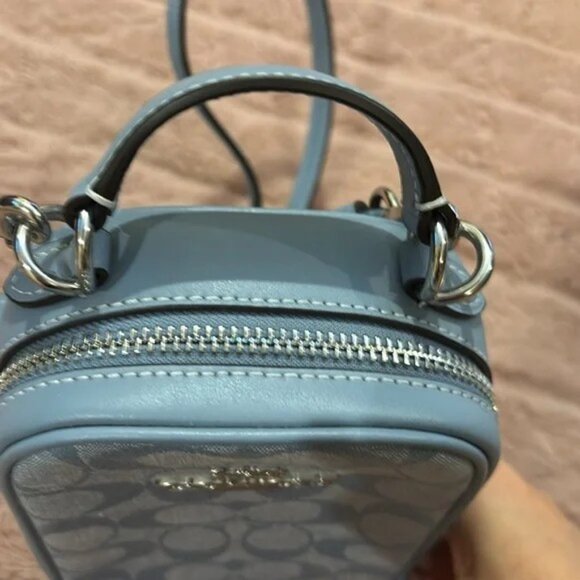 Coach Eva Phone Crossbody in Signature Canvas Leather - EUC - Picture 3 of 3